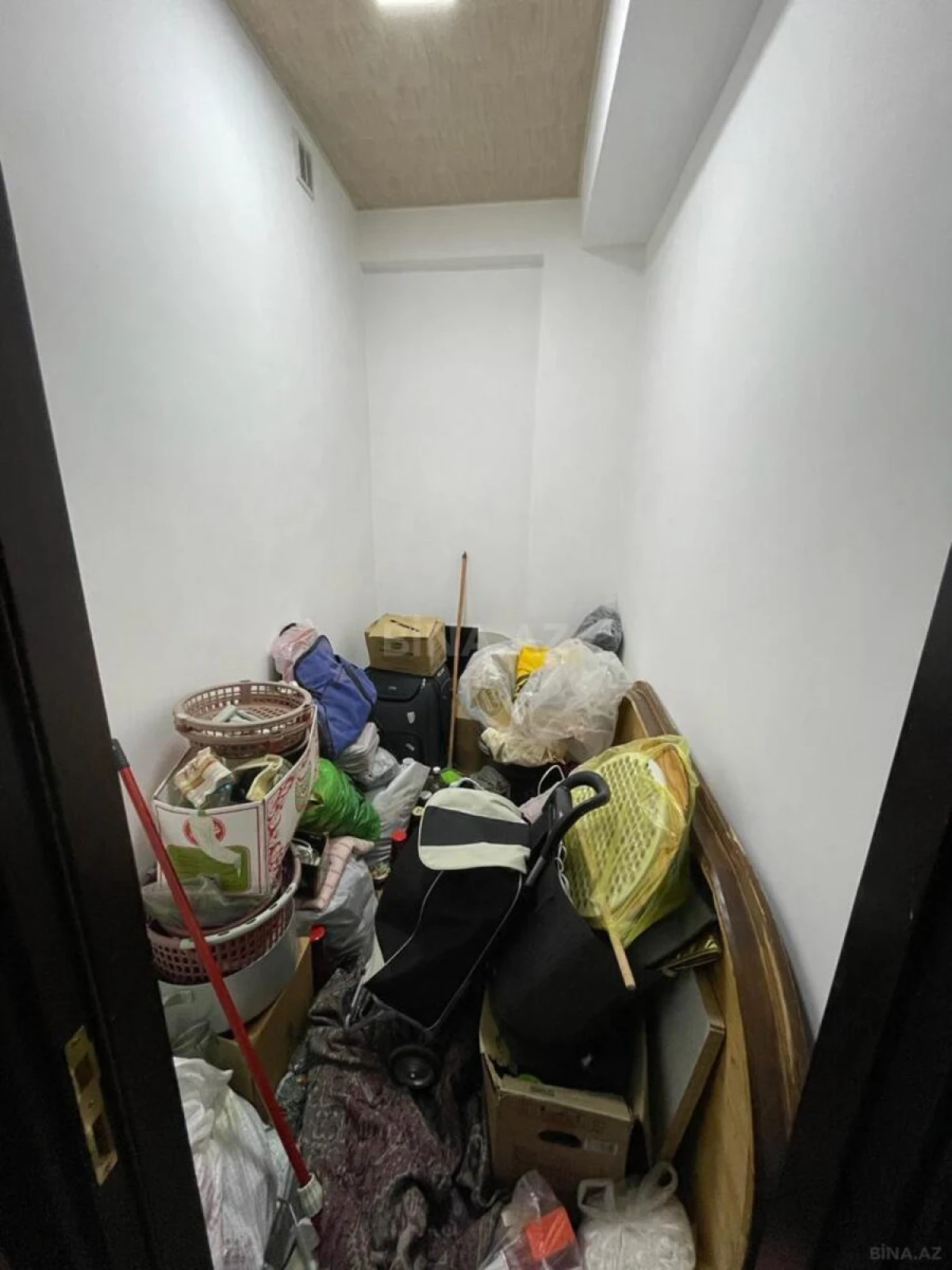 Satılır 3 otaqlı mənzil 137 m²