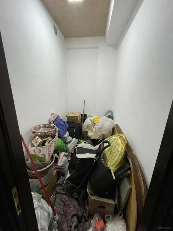 Satılır 3 otaqlı mənzil 137 m²