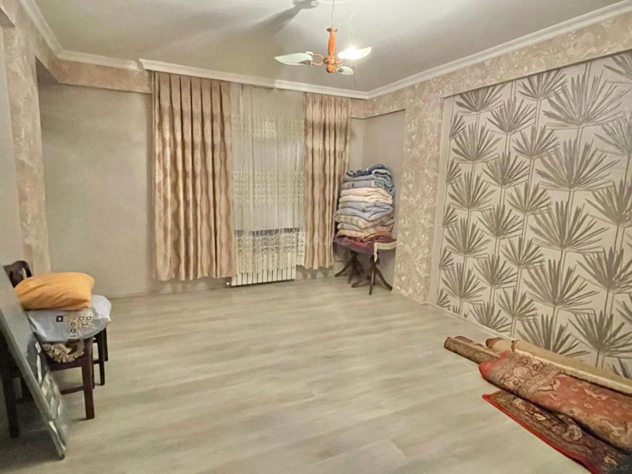 Satılır 3 otaqlı mənzil 137 m²