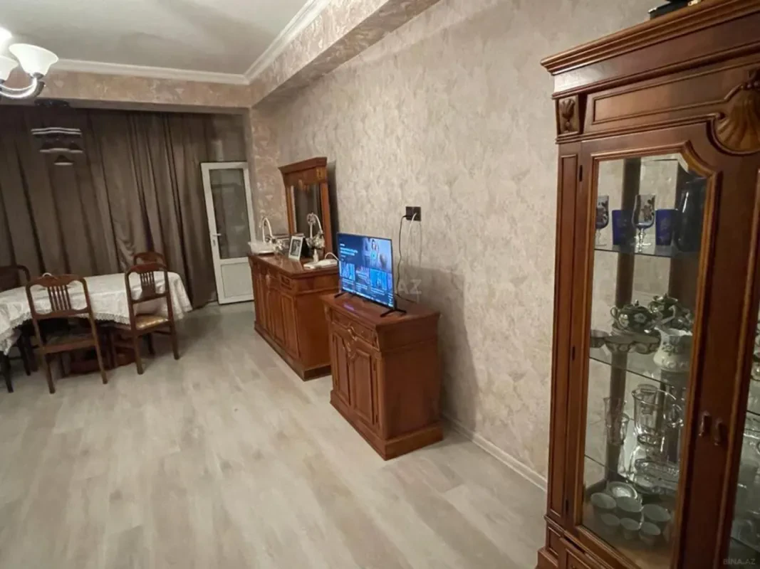 Satılır 3 otaqlı mənzil 137 m²