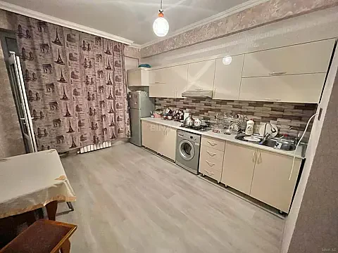 Satılır 3 otaqlı mənzil 137 m²