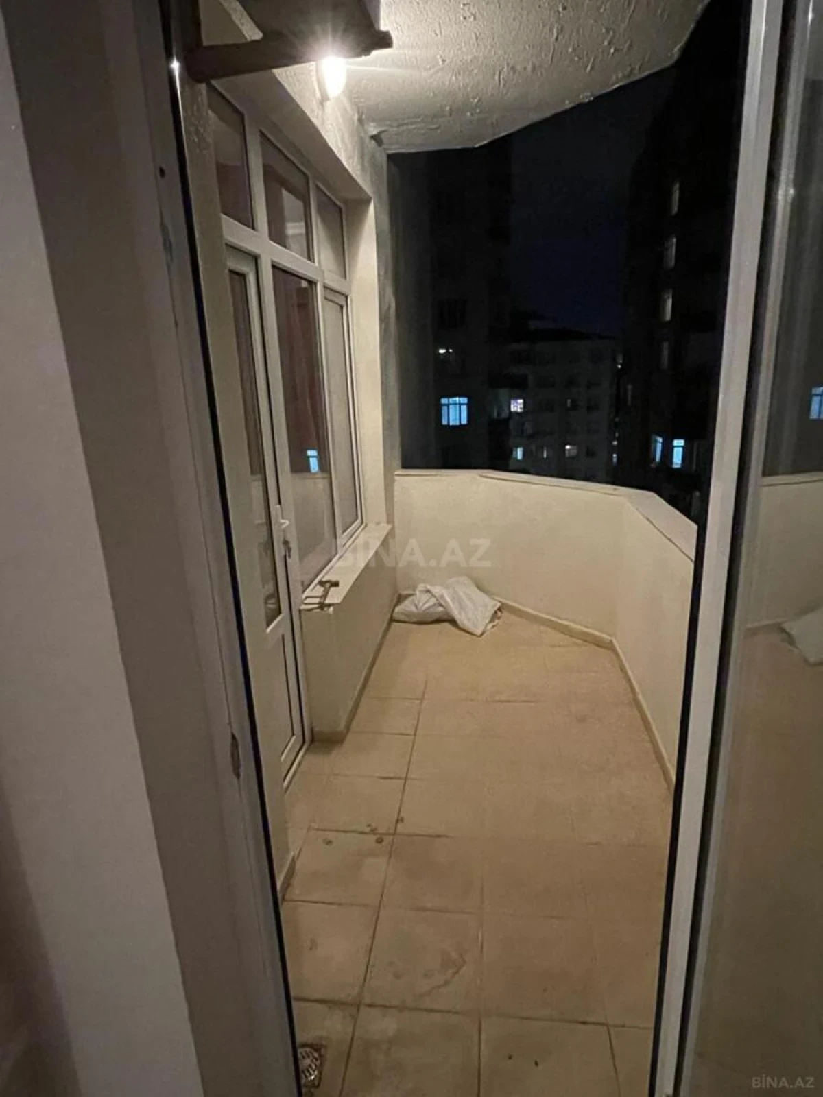 Satılır 3 otaqlı mənzil 137 m²