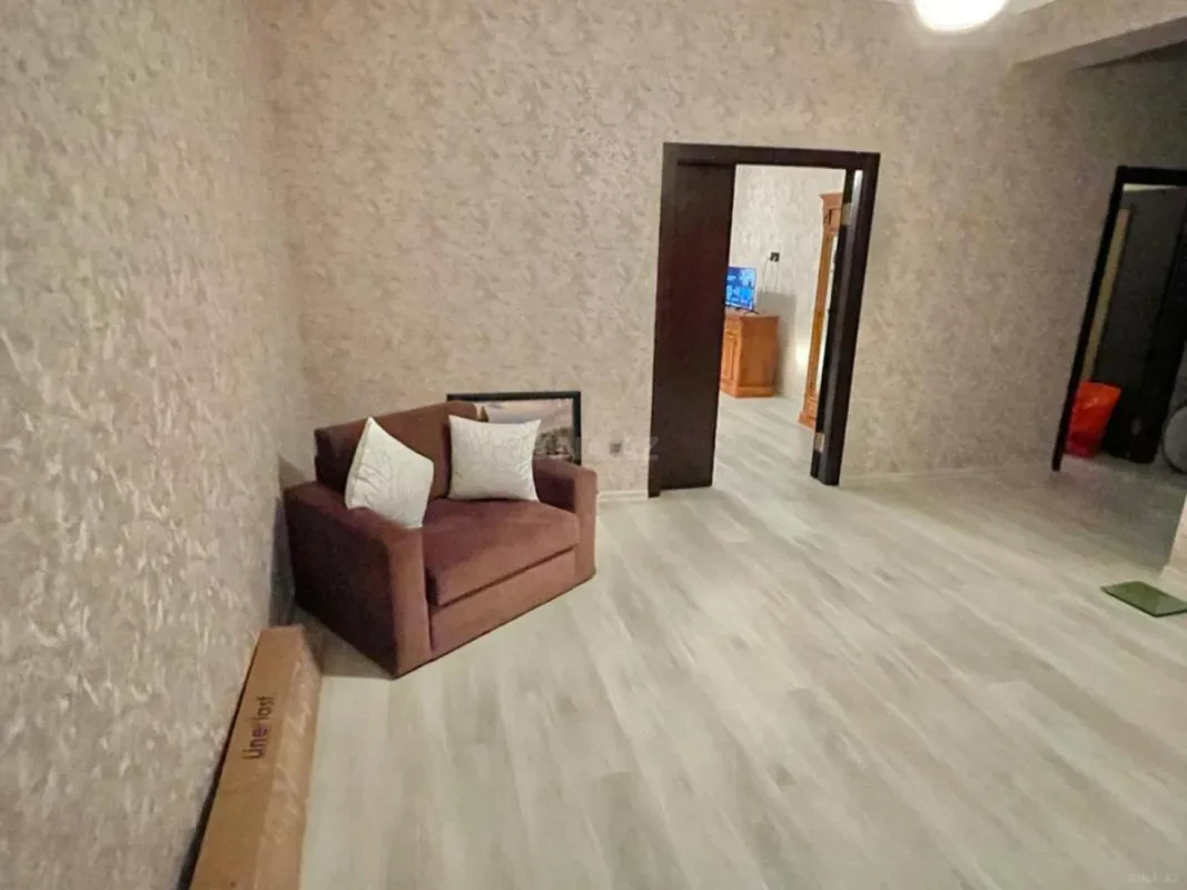 Satılır 3 otaqlı mənzil 137 m²