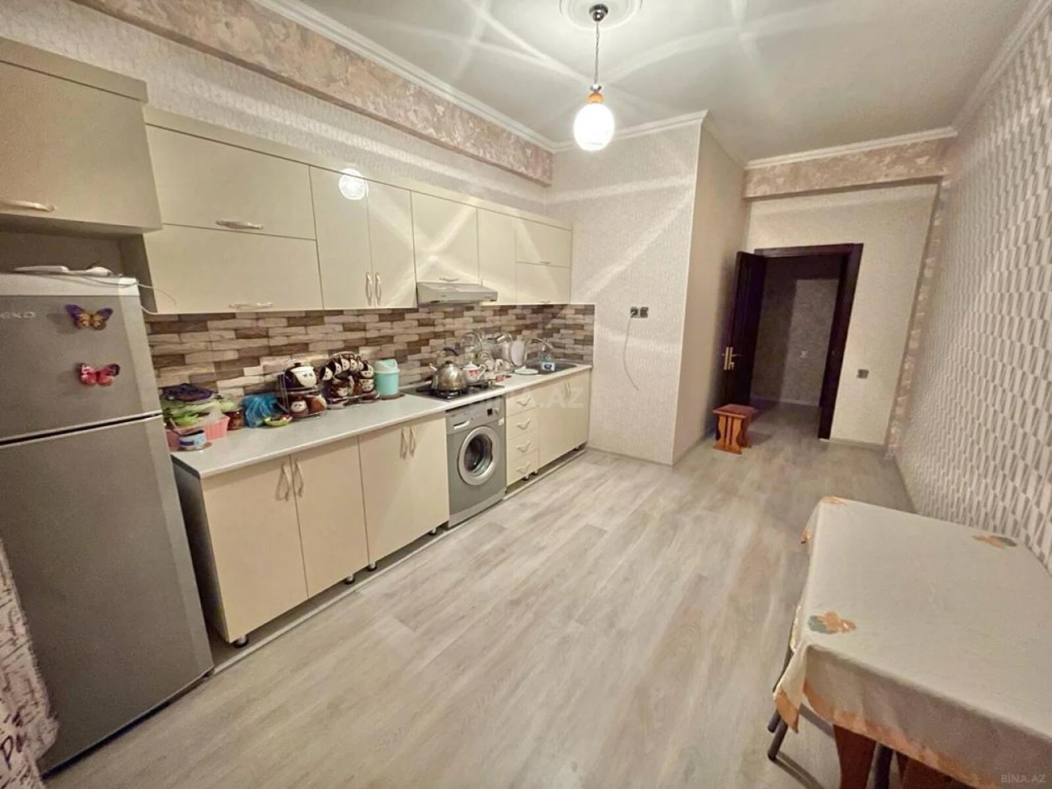 Satılır 3 otaqlı mənzil 137 m²