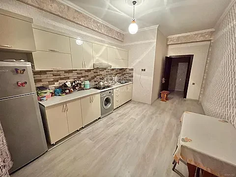Satılır 3 otaqlı mənzil 137 m²
