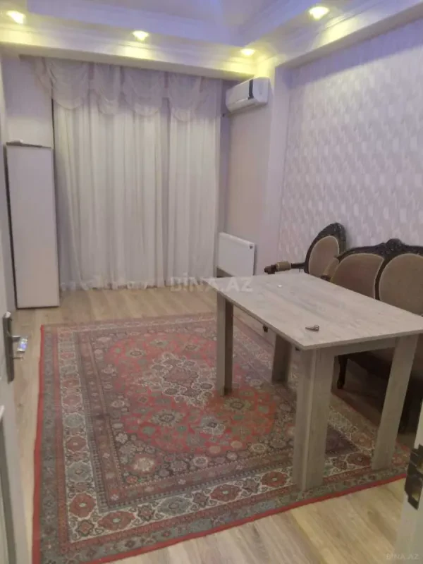 Kirayə verilir 2 otaqlı mənzil 66 m²