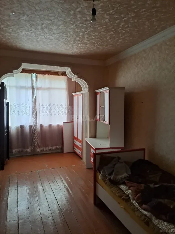 Satılır 4 otaqlı mənzil 85 m²