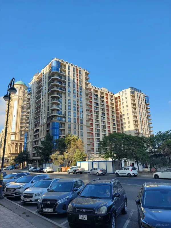 Kirayə verilir 3 otaqlı mənzil 120 m²