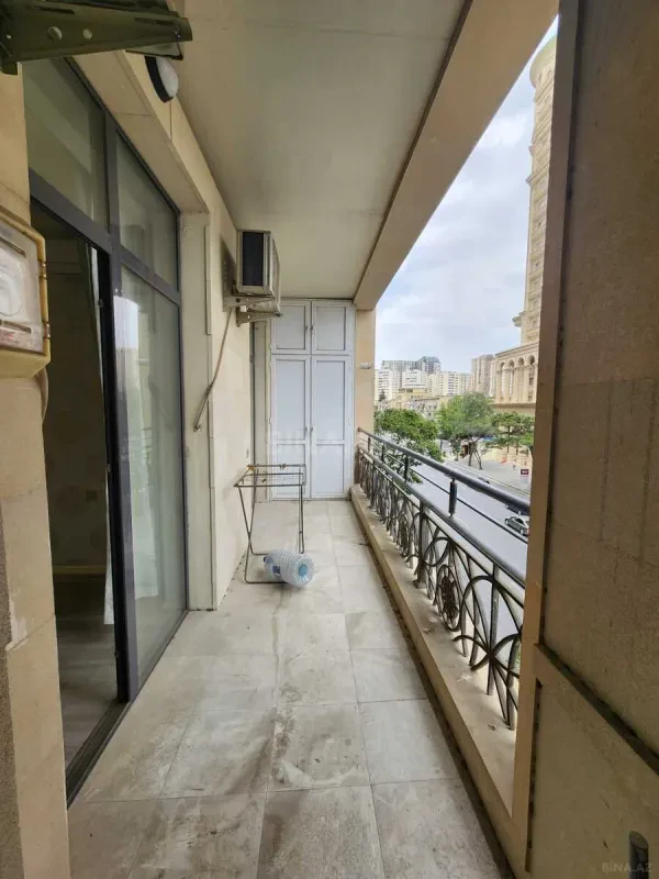 Kirayə verilir 3 otaqlı mənzil 120 m²