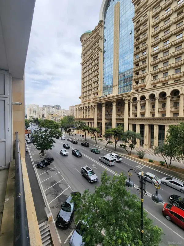 Kirayə verilir 3 otaqlı mənzil 120 m²