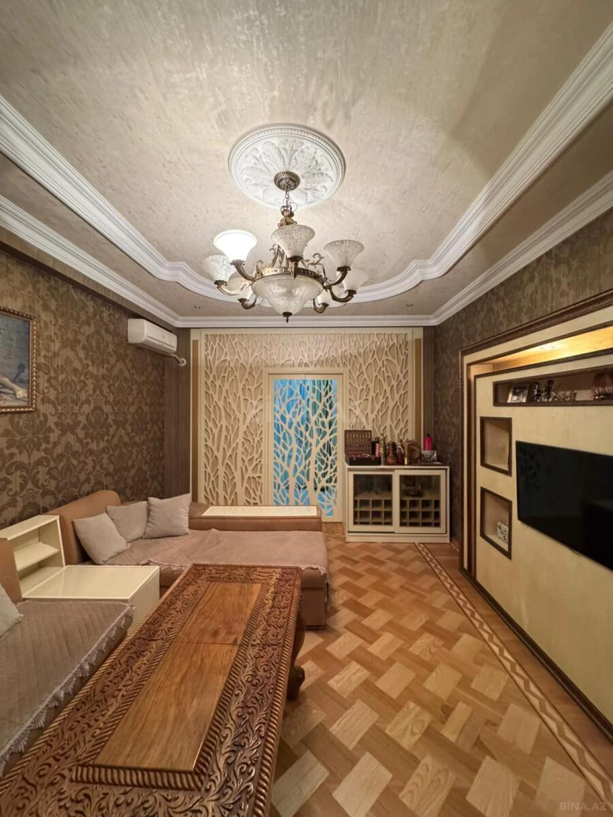Satılır 4 otaqlı mənzil 192 m²