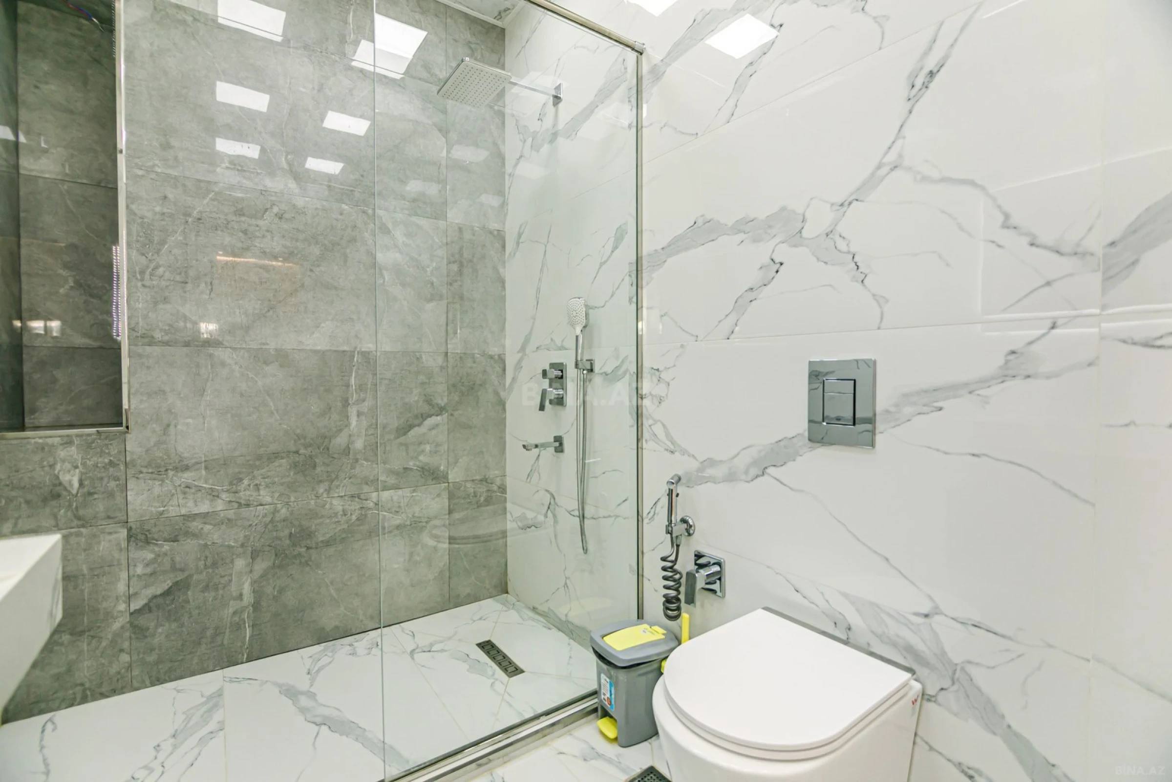 Kirayə verilir 2 otaqlı mənzil 95 m²