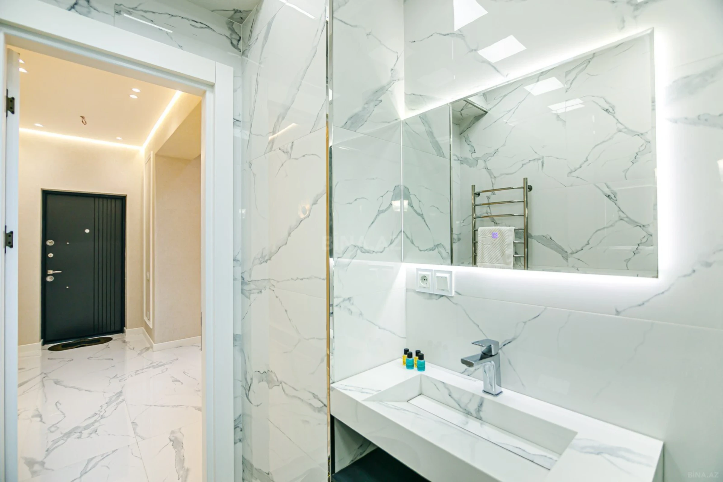 Kirayə verilir 2 otaqlı mənzil 95 m²