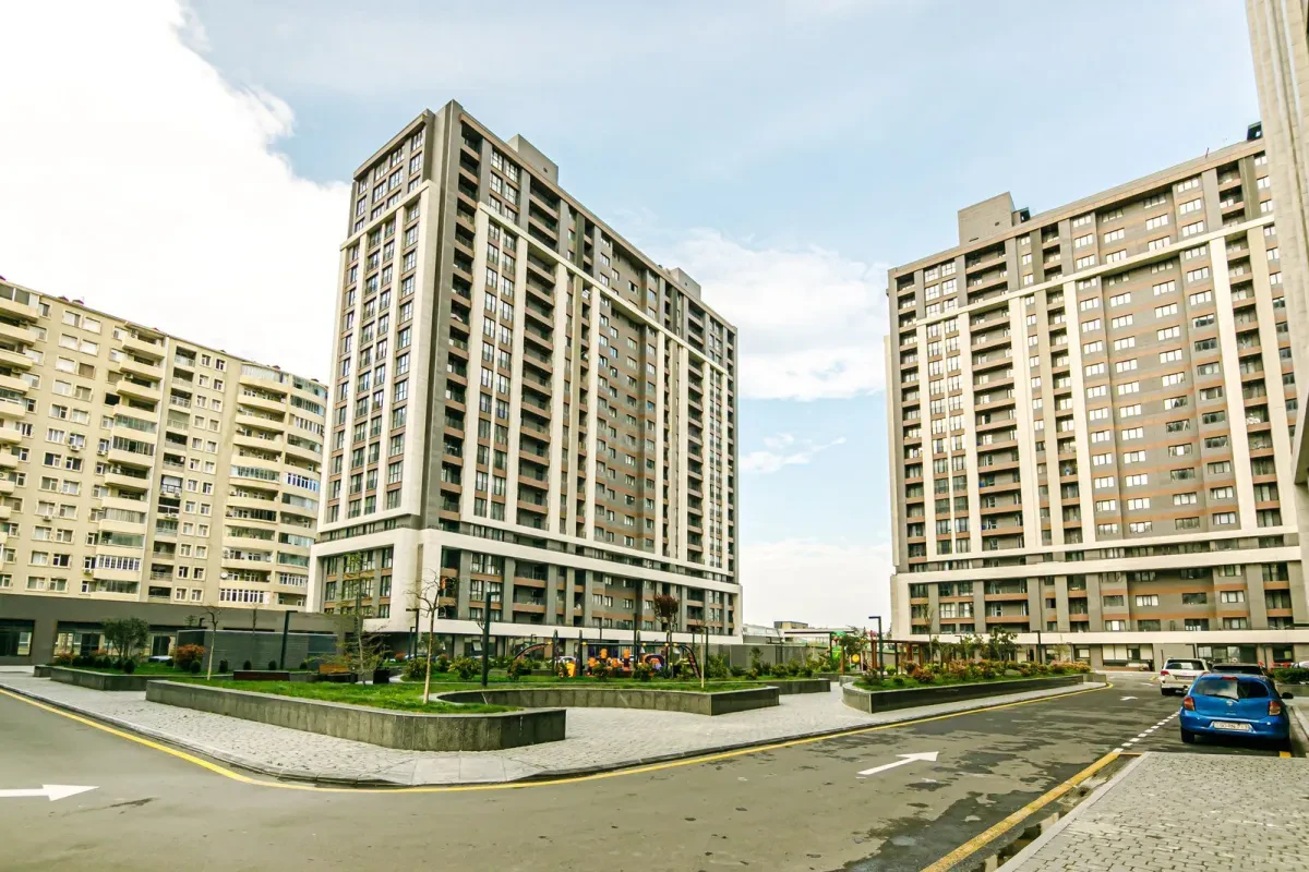 Kirayə verilir 2 otaqlı mənzil 95 m²