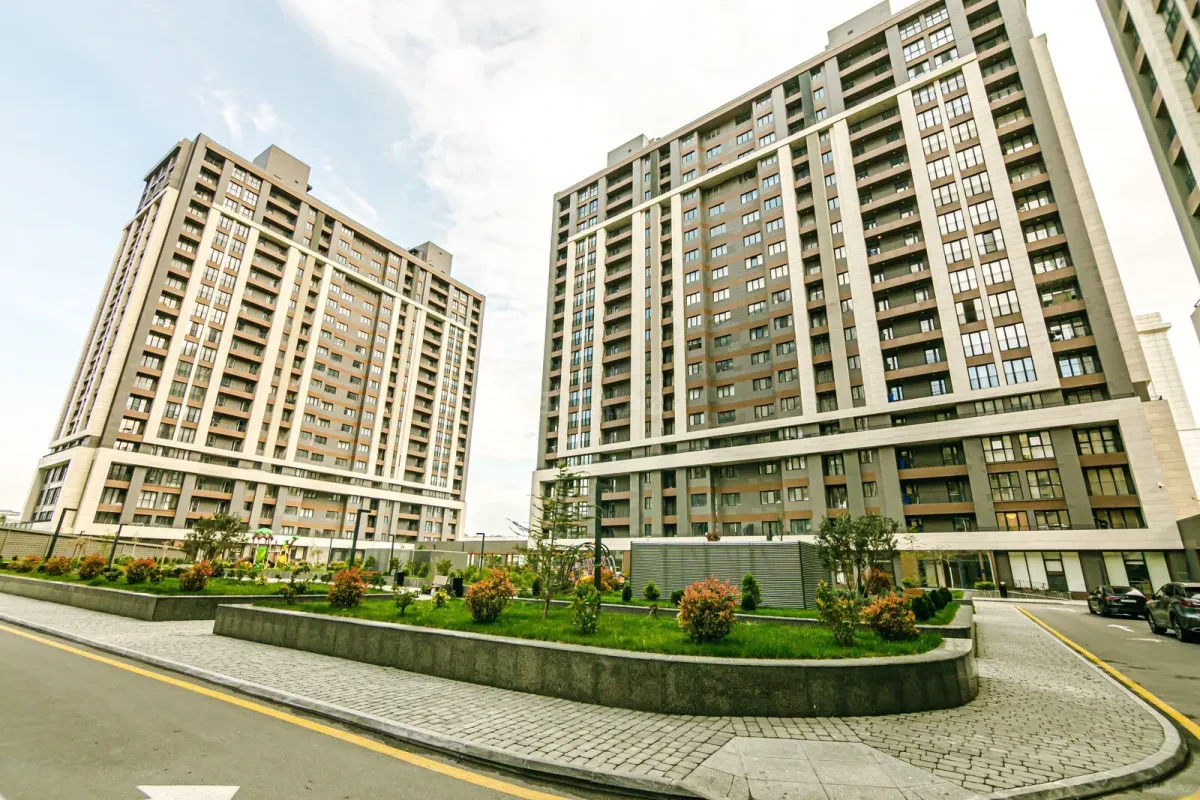 Kirayə verilir 2 otaqlı mənzil 95 m²