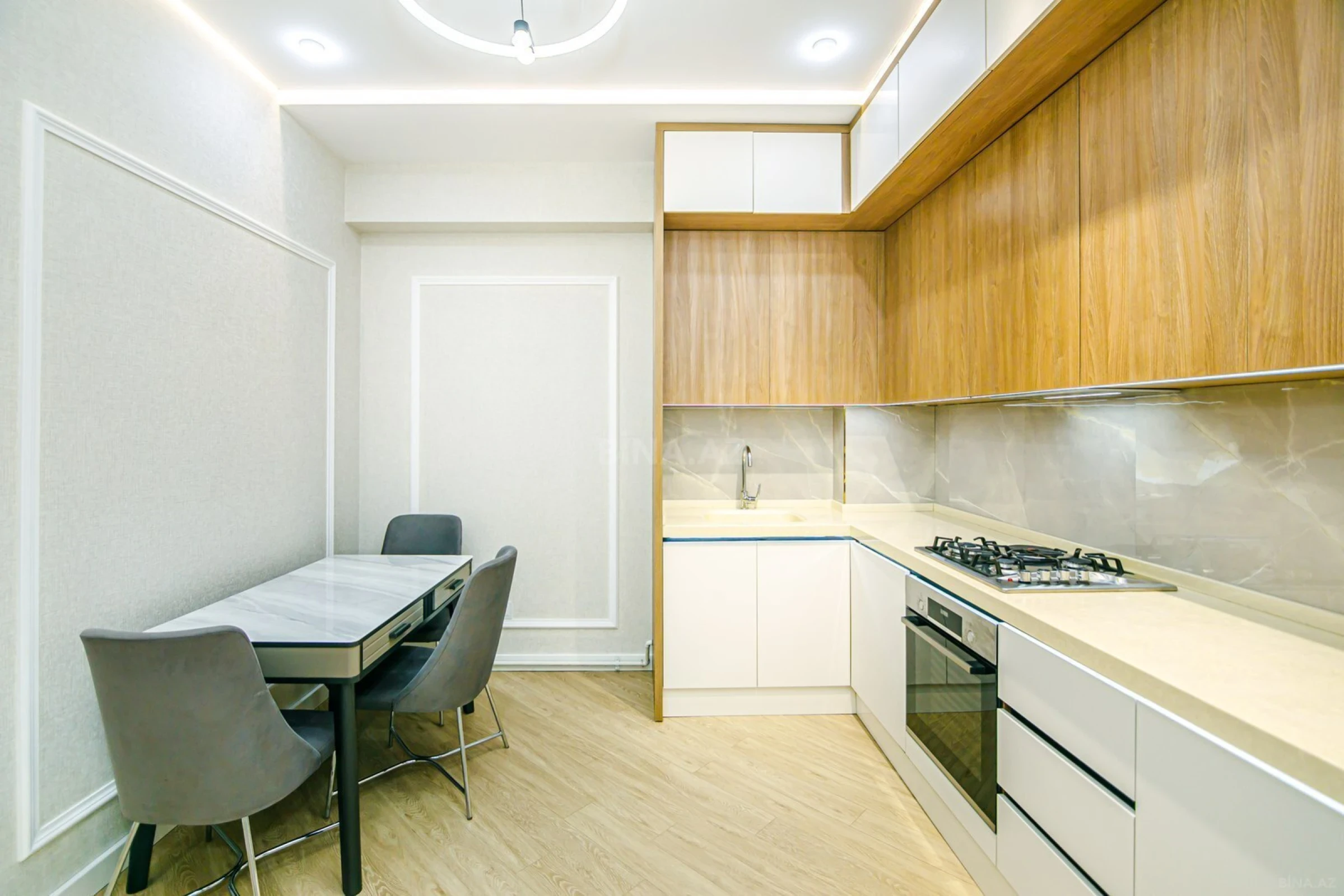 Kirayə verilir 2 otaqlı mənzil 95 m²