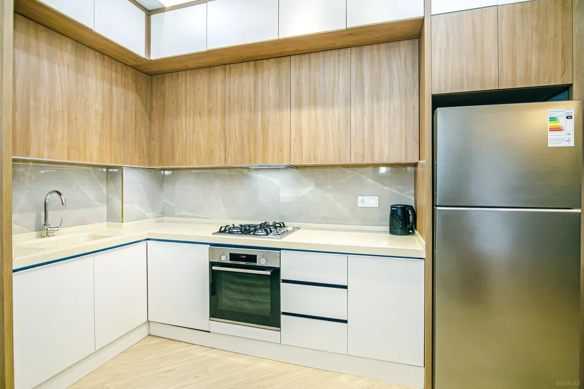 Kirayə verilir 2 otaqlı mənzil 95 m²