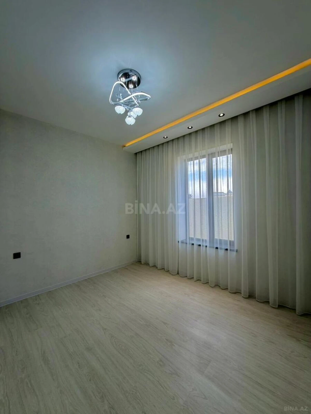 Satılır 4 otaqlı həyət evi 130 m²
