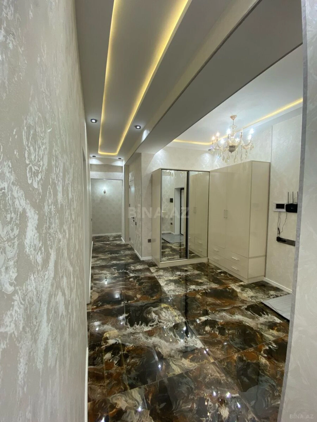 Kirayə verilir 3 otaqlı mənzil 150 m²