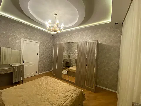 Kirayə verilir 3 otaqlı mənzil 150 m²