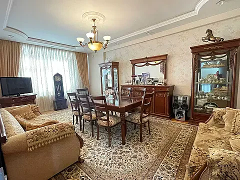 Satılır 3 otaqlı mənzil 115 m² — Bakı, İnşaatçılar 3 otaq 115.00 m²