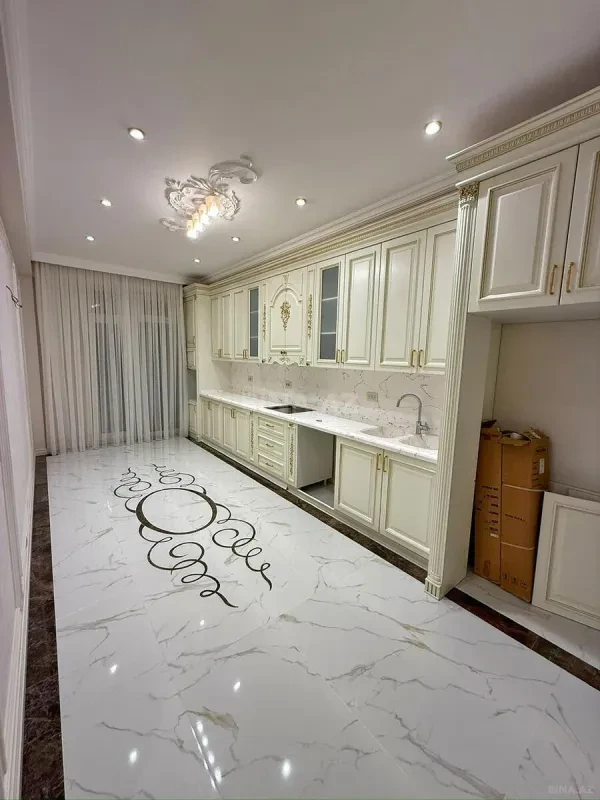Satılır 4 otaqlı mənzil 165 m²