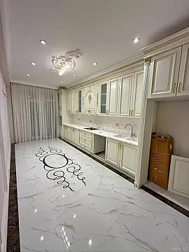 Satılır 4 otaqlı mənzil 165 m²