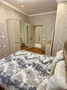 Kirayə verilir 2 otaqlı mənzil 85 m²