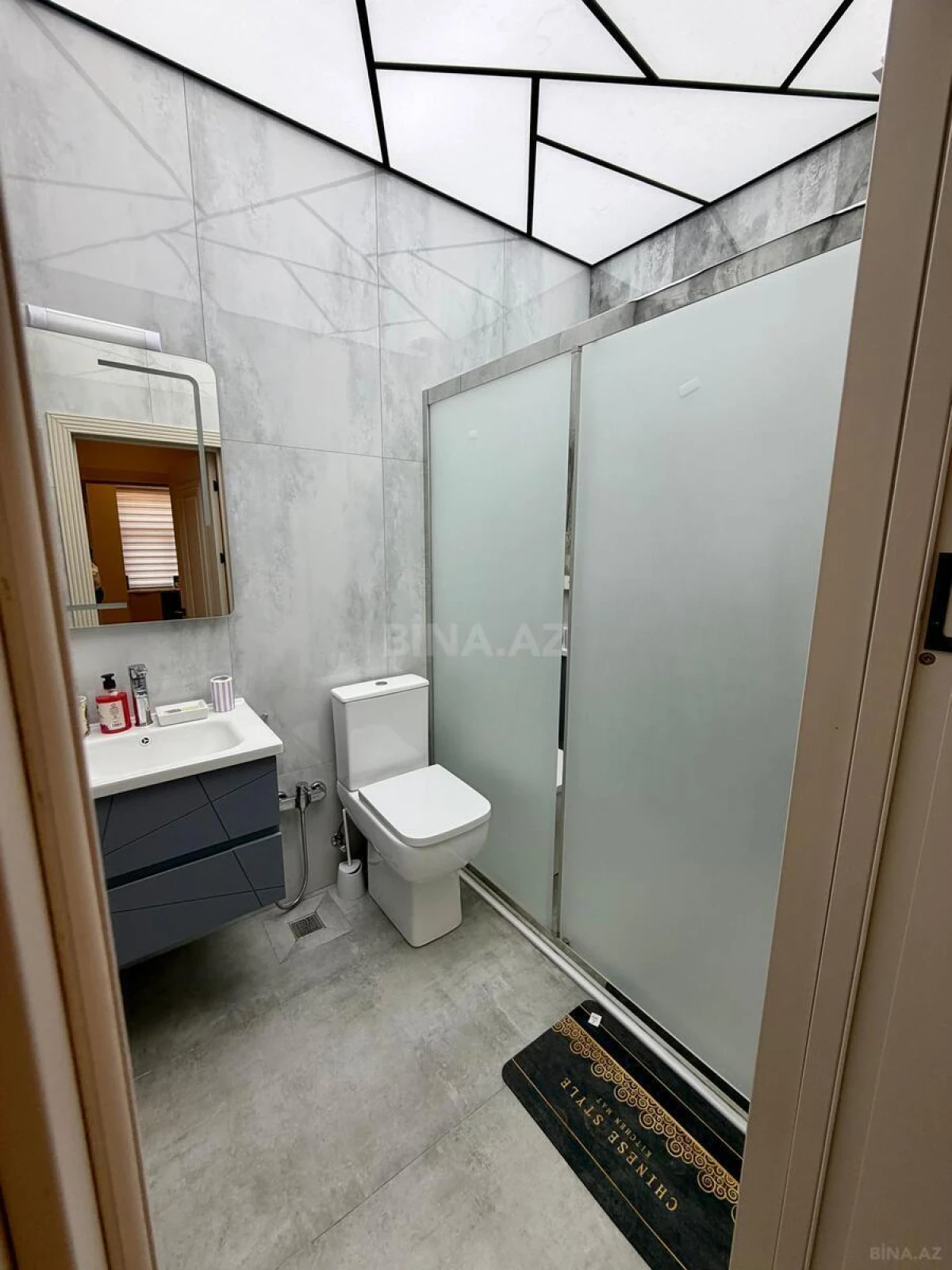 Kirayə verilir 2 otaqlı mənzil 85 m²