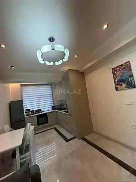 Kirayə verilir 2 otaqlı mənzil 85 m²