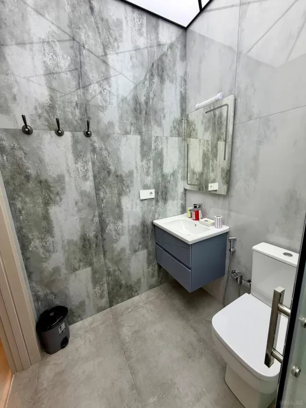 Kirayə verilir 2 otaqlı mənzil 85 m²