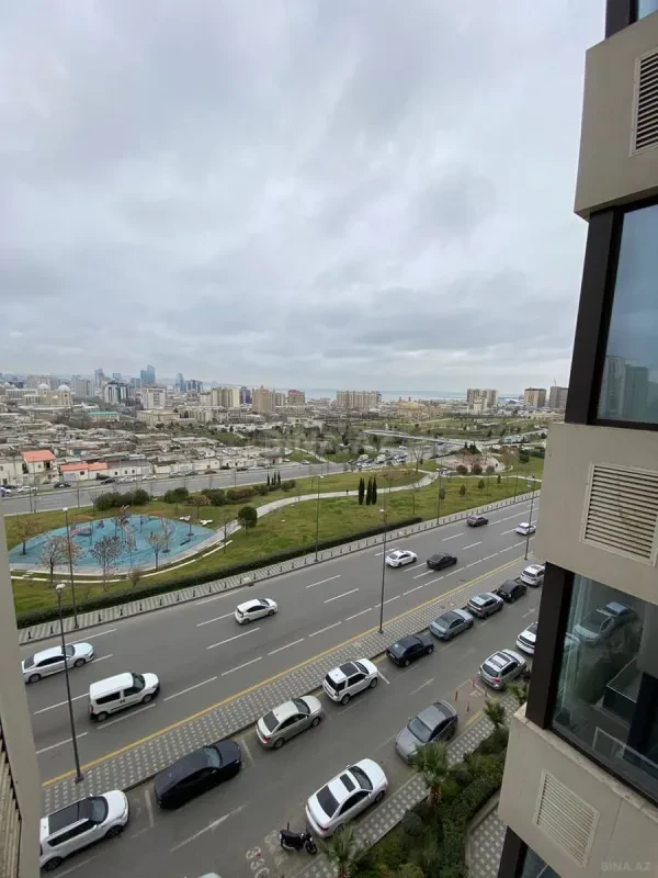 Satılır 4 otaqlı mənzil 160 m²