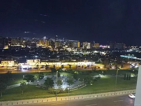Satılır 4 otaqlı mənzil 160 m²