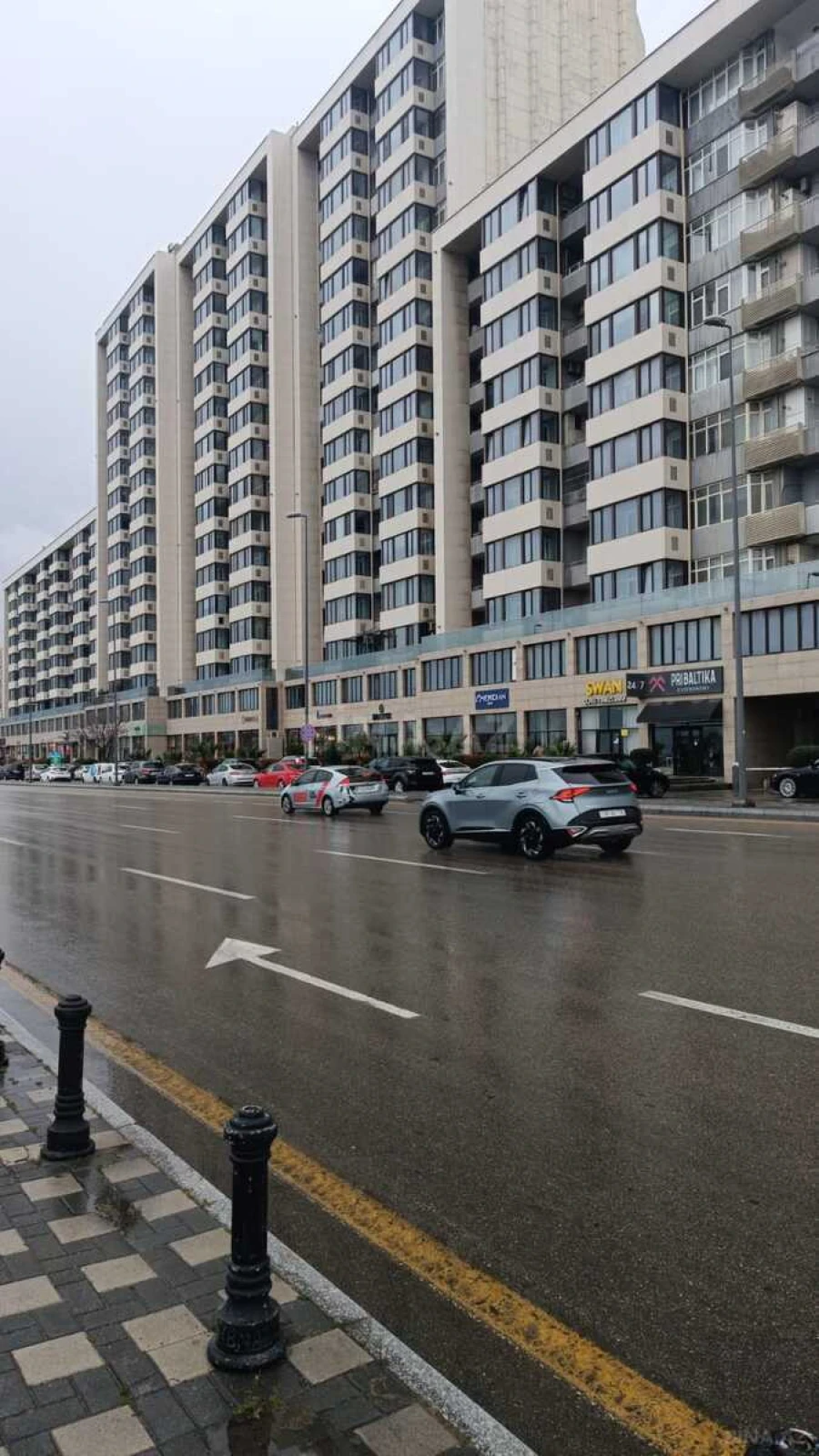 Satılır 4 otaqlı mənzil 160 m²