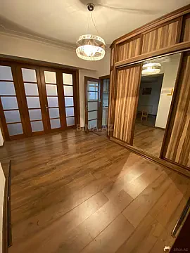 Satılır 4 otaqlı mənzil 160 m²