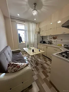 Kirayə verilir 3 otaqlı mənzil 88 m² — Bakı, İnşaatçılar 3 otaq 88.00 m²