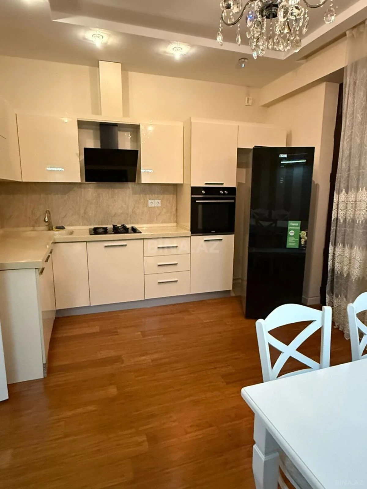 Kirayə verilir 3 otaqlı mənzil 115 m²
