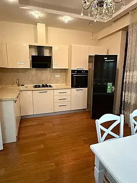 Kirayə verilir 3 otaqlı mənzil 115 m²