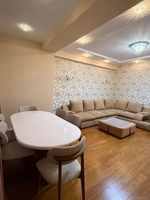 Kirayə verilir 3 otaqlı mənzil 115 m²