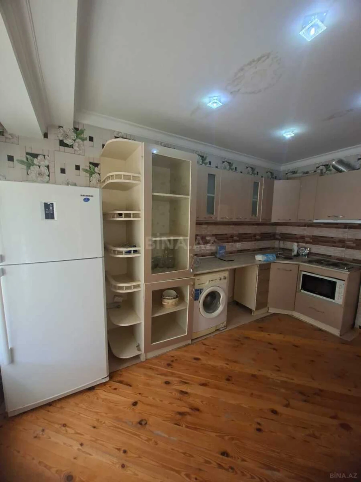 Satılır 2 otaqlı mənzil 70 m²