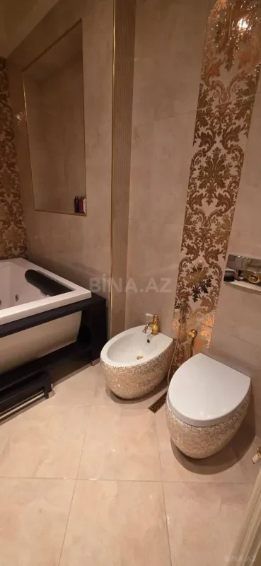 Kirayə verilir 3 otaqlı mənzil 210 m²