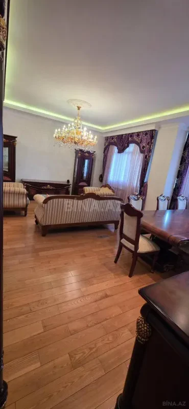 Kirayə verilir 3 otaqlı mənzil 210 m²