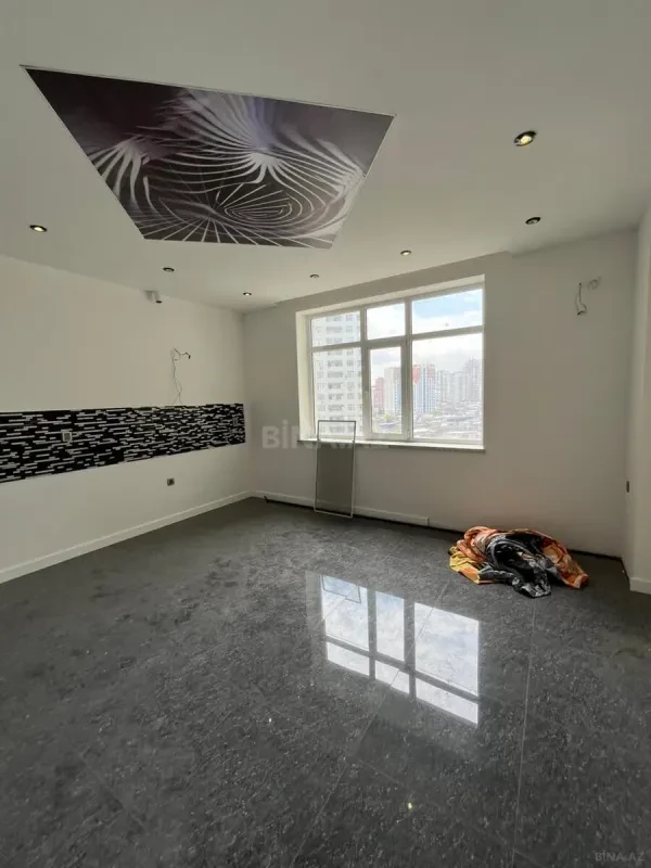 Satılır 3 otaqlı mənzil 200 m²