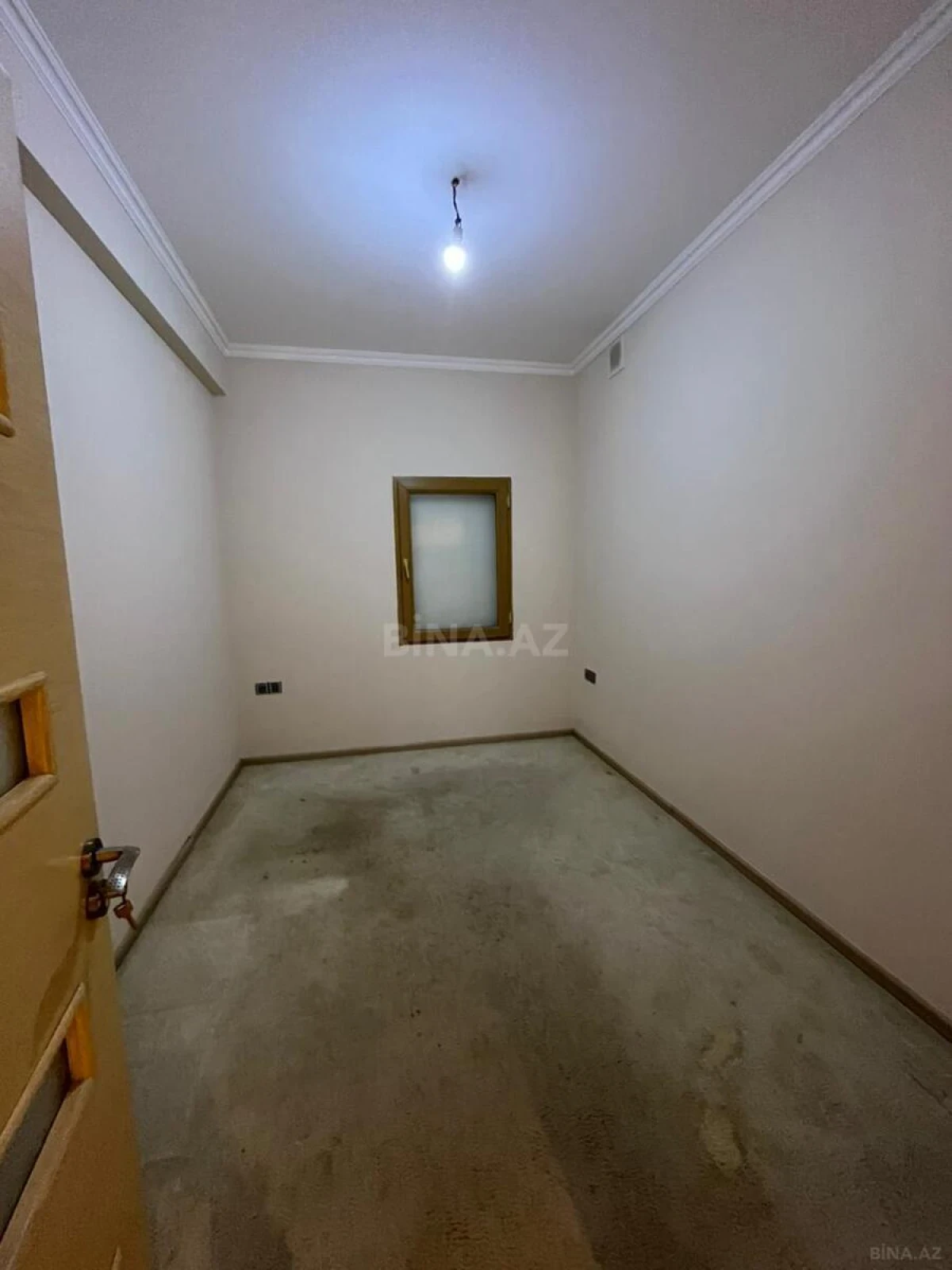 Satılır 3 otaqlı mənzil 200 m²