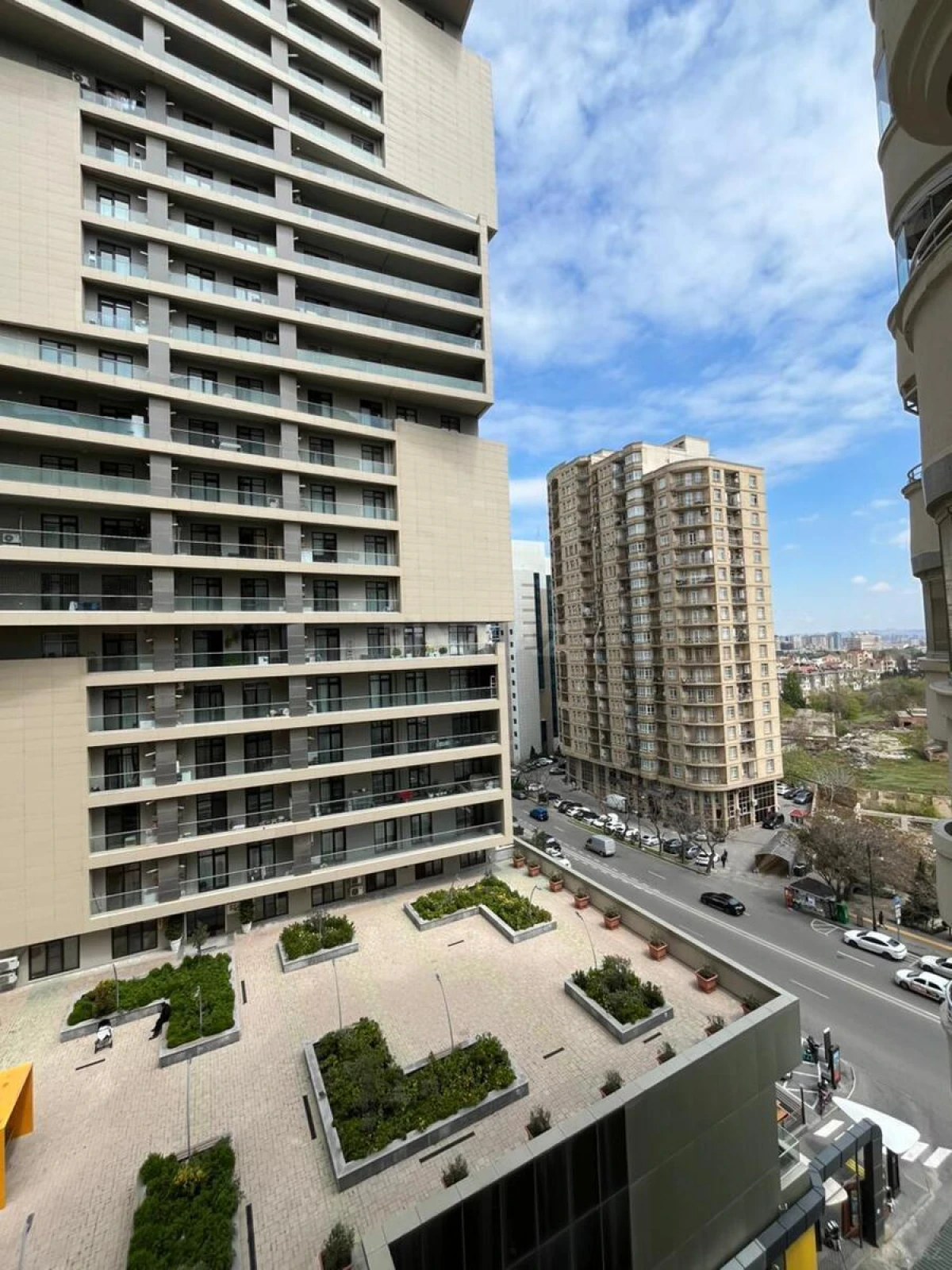 Satılır 3 otaqlı mənzil 200 m²