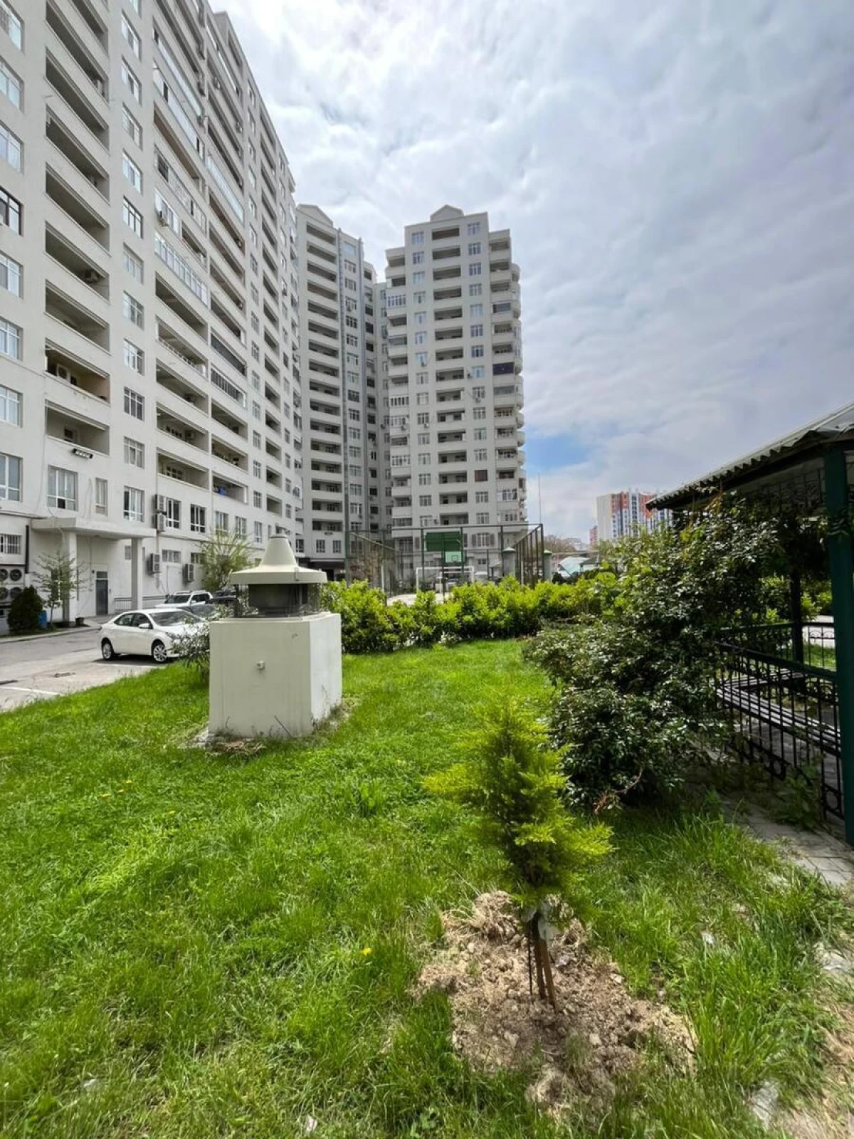 Satılır 3 otaqlı mənzil 200 m²