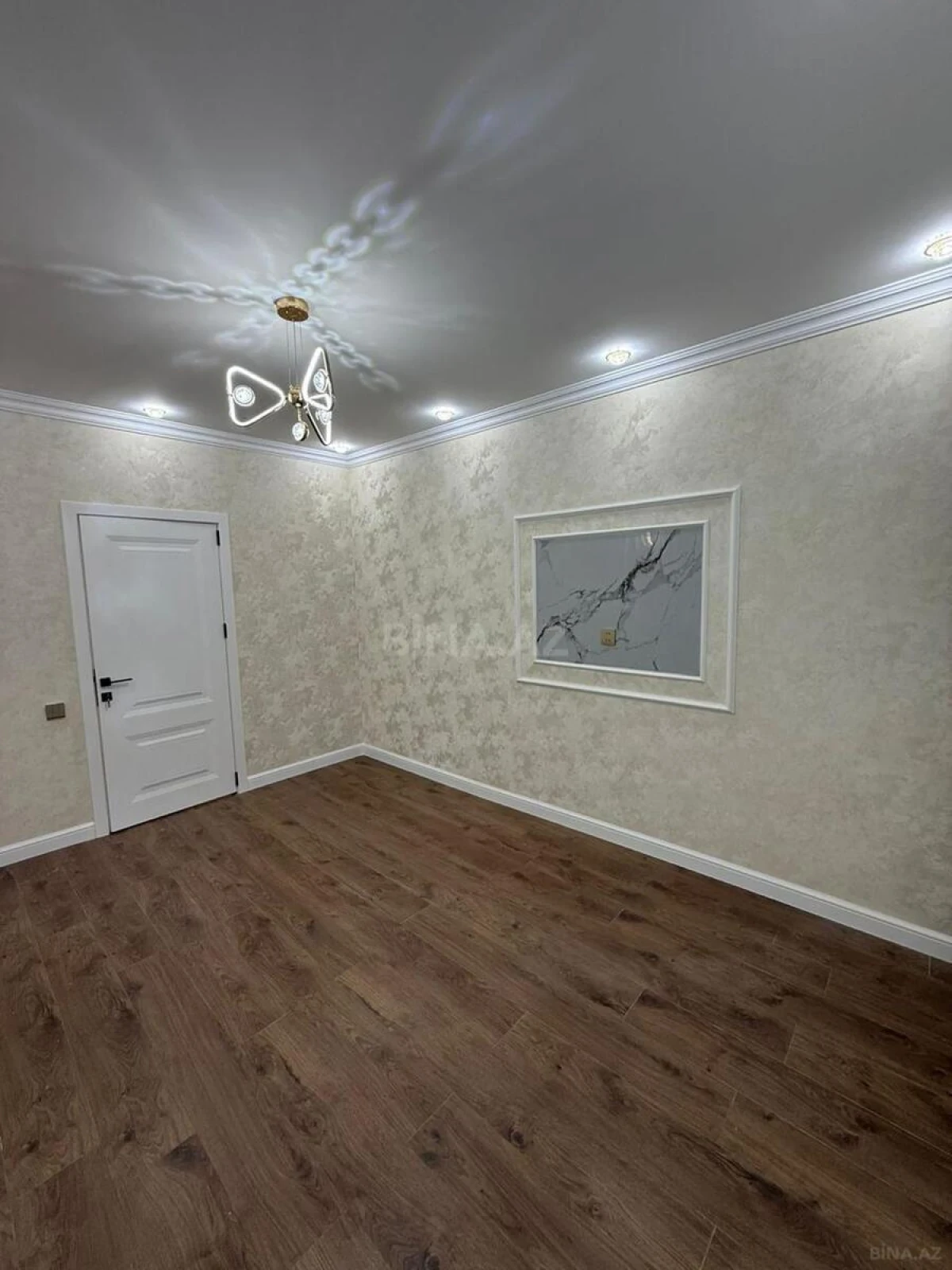Satılır 2 otaqlı mənzil 52 m²