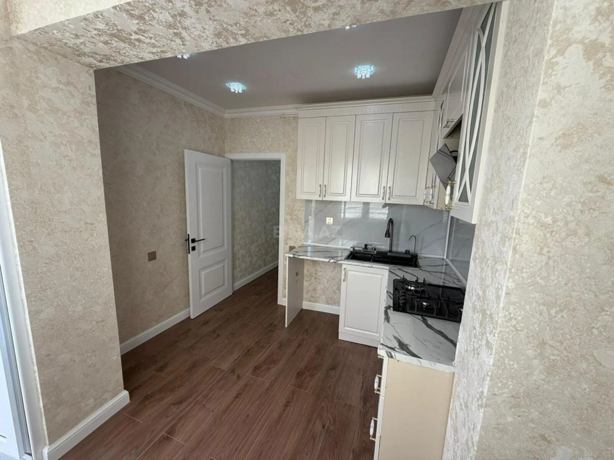 Satılır 2 otaqlı mənzil 52 m²