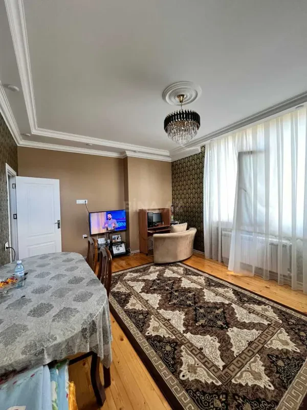 Satılır 2 otaqlı mənzil 74 m²