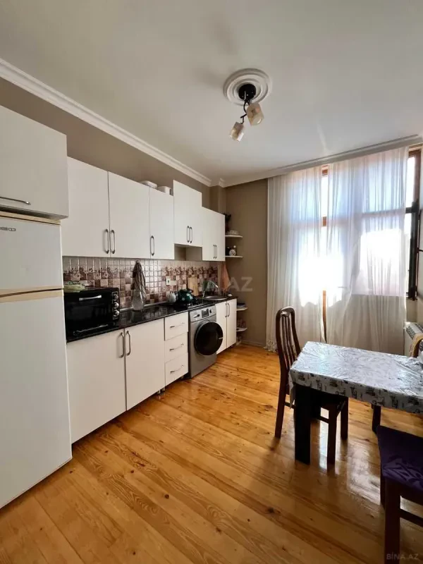 Satılır 2 otaqlı mənzil 74 m²